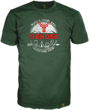 Jäger grünes Kurzarm T-Shirt europäischer Schnitt, mit harmonischem Outdoor und adventure Print. Die weiß roten Druckfarben formen das Shirt zu neinem vollkommen Gesamtbild