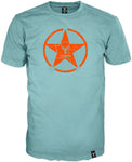 traumghafter Star Print in vollkommenauffälligem Orange auf geschmakvollem hell blauen Rundhals T-Shirt. Eine unschlagbare Kombination! Das MArkenlabel am Saum unterstreicht die Wertigkeit des SHirts wirkungsvoll